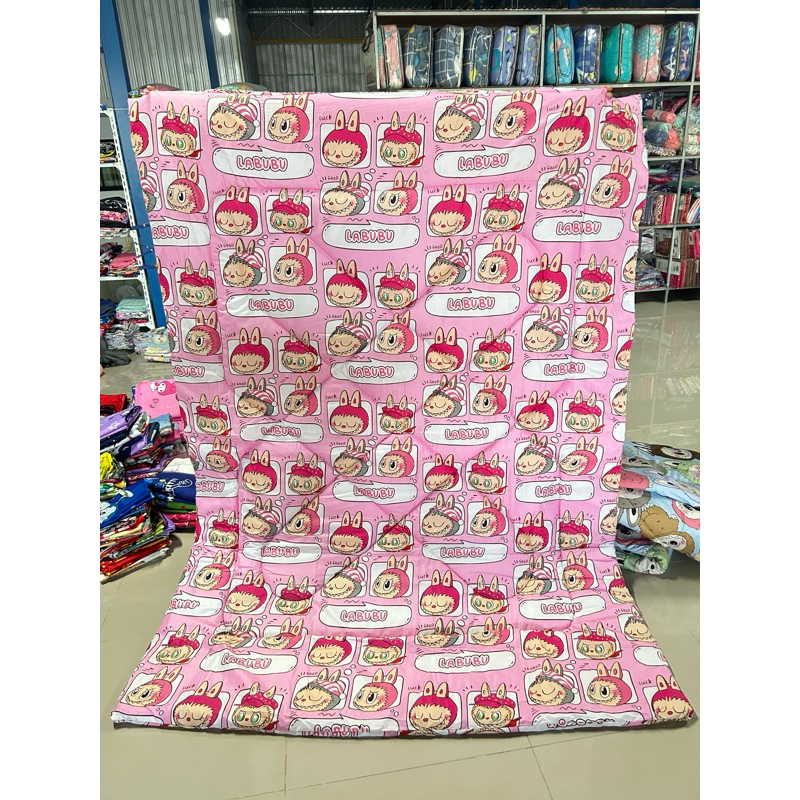 ผ้าปูที่นอน//ผ้านวม ลายลาบูบู้ตารางชมพู⭕️🍬