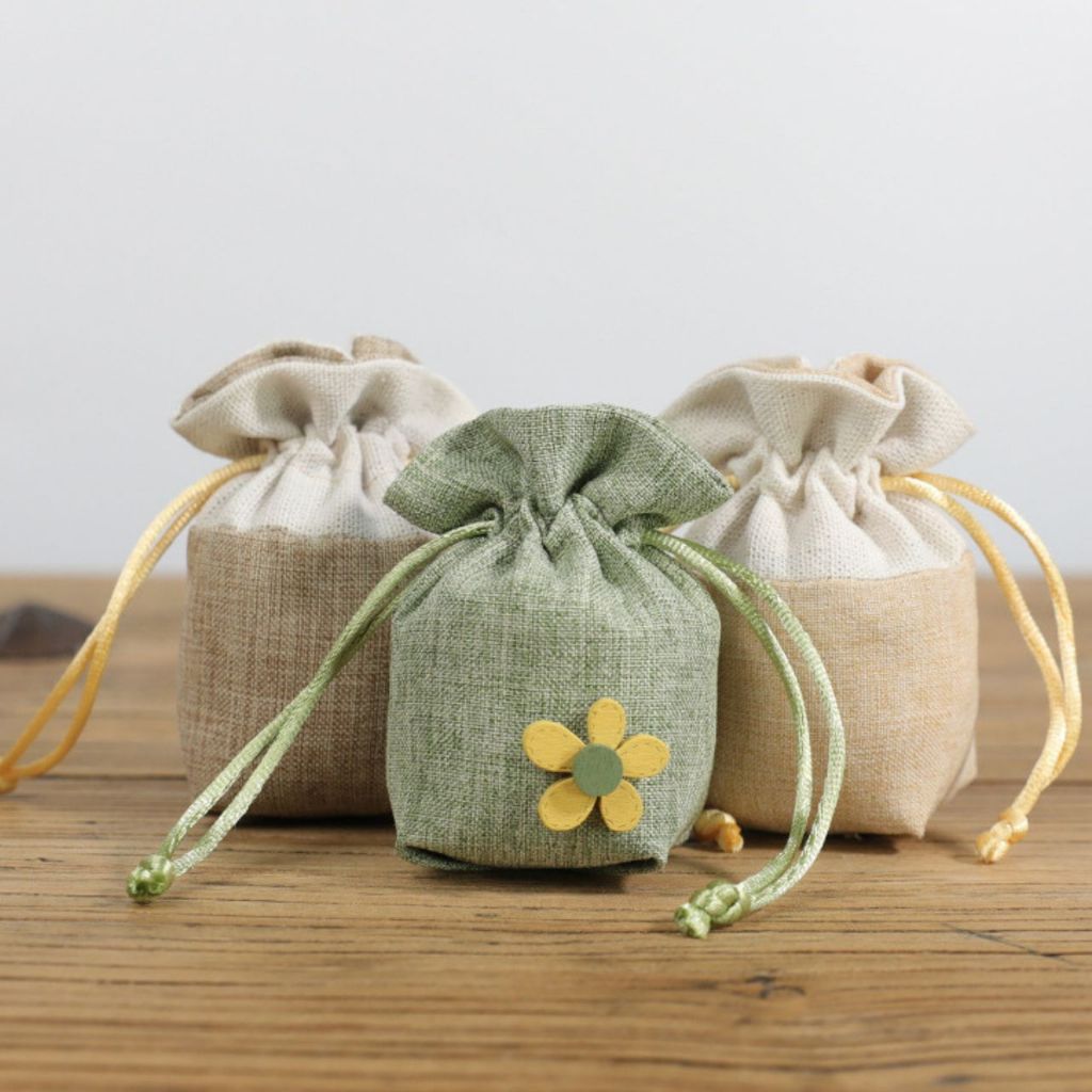 handmade ซอง two tone ถุงหูรูด ของชำร่วย ใส่สมุนไพร บรรจุเครื่องหอม ถุงผ้า เครื่องแขวน ถุงเปล่า เทศกาล งานบวช งานแต่ง ราคา ถูกที่สุด ดีลบีเคเค รูปภาพหลัก