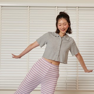 JELLYPLEASE - PRETZEL เสื้อผ้ายืด มีปก ดีเทลการเย็บที่ปก ปลา…