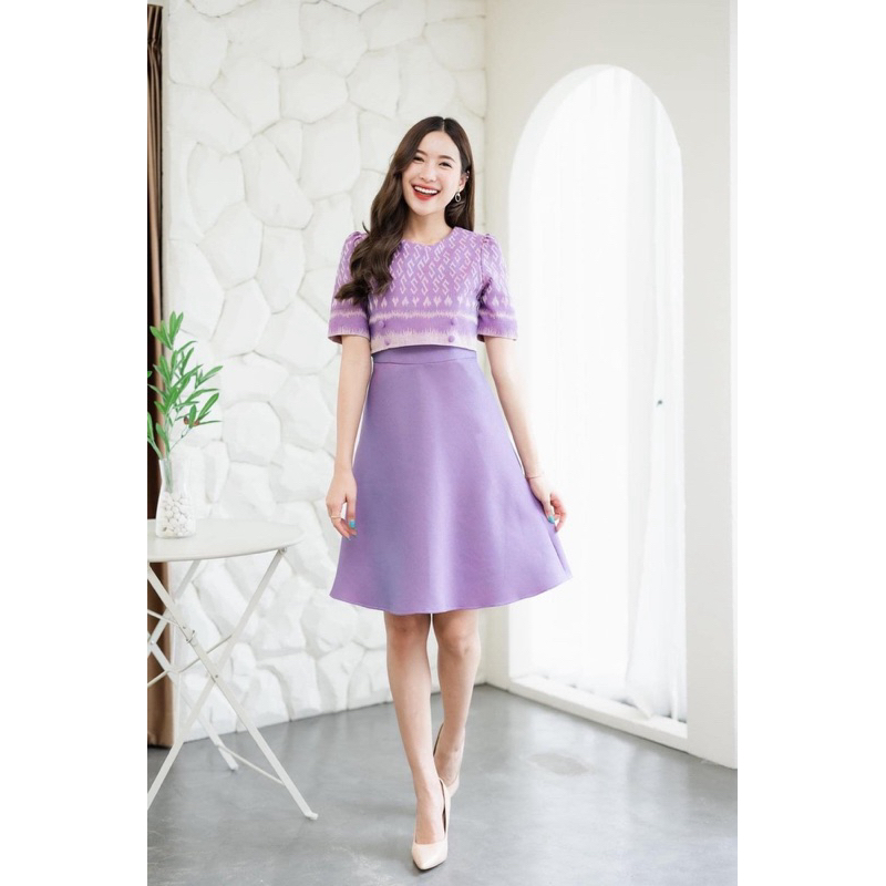 👗🌸เดรสผ้าทอ อัดกาวทั้งชุด ป้าย Gallery kloset 💜สีม่วงกั๊กกระดุม ลายขอ (ss)