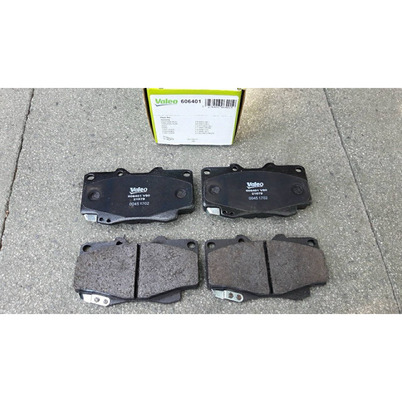 ผ้าเบรคหน้า Toyota Fortuner vigo 4wd revo new fortuner ปี2004-2024 ยี่ห้อValeo