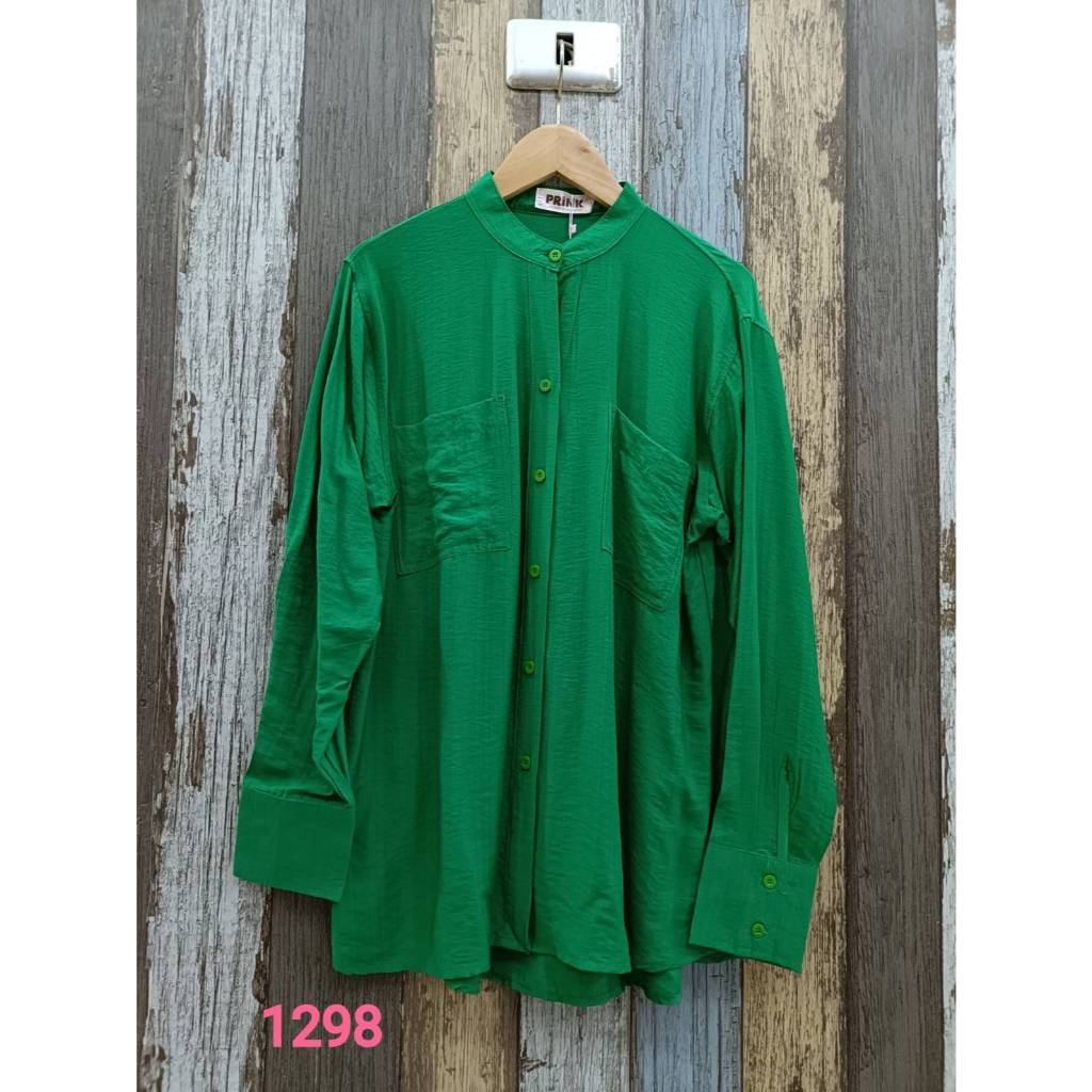 1298 สอบถามก่อนสั่งซื้อนะจ๊ะ เสื้อคอจีน ผ้าไหมสลาฟ อก : 42" ยาว : 29"