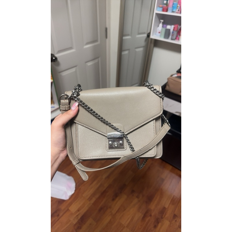 กระเป๋า madam peony มือสอง