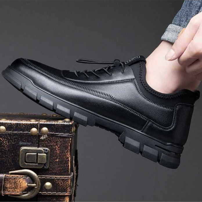 จัดส่งที่รวดเร็ว👣 Men Formal shoes รองเท้าคัทชู รองเท้าหนัง สีดำ ขนาด 39-44😎