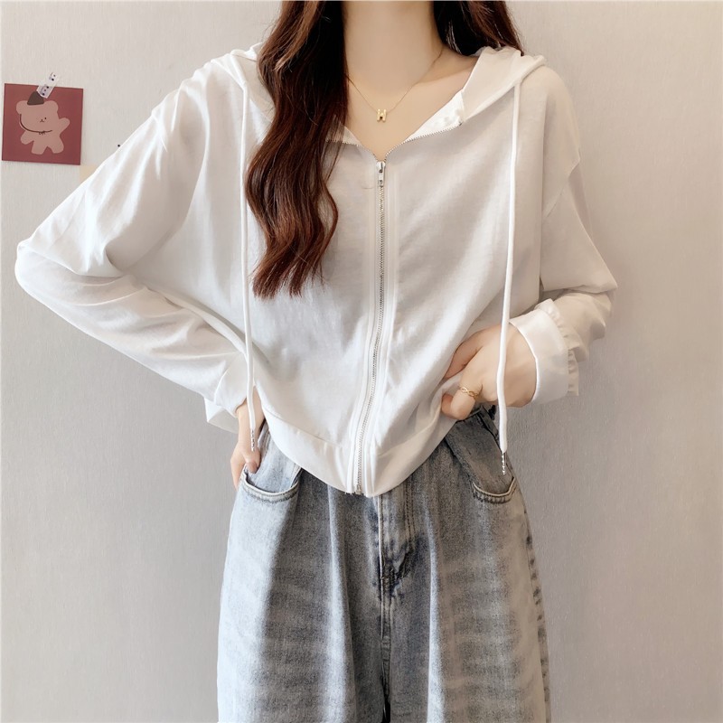 เสื้อคลุมแขนยาวผู้หญิงมีฮู้ด oversize เสื้อผ้าแฟชั่นสไตล์เกาหลี สวมใส่สบาย เสื้อกันแดด ครอปสีพื้น โอเวอร์ไซส์ น้ำหนักเบา รูปที่ 3