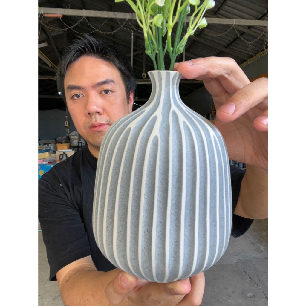แจกันดอกไม้ ขนาดกลาง สูง6นิ้ว Vase Ceramics สีบลูขีด ตกแต่งแจกันเซรามิกที่เรียบง่ายให้สวยและทันสมัย ออกใบกำกับภาษีได้ รห