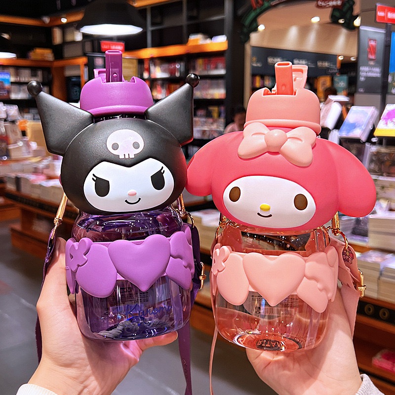 พร้อมส่งจากไทย🚚 กระบอกน้ำ ขวดน้ําพลาสติก พร้อมหลอดดูด sanrio ขนาด850ml  ของแท้💯ถูกสุด‼️