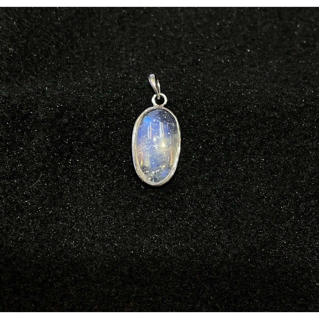 Natural  Moonstone Pendant 925 Silver