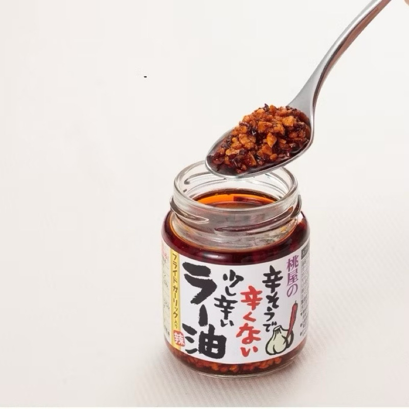 Momoya Mildly Spicy Chili Oil น้ำมันพริกเผาใส่กระเทียมจากญี่ปุ่น