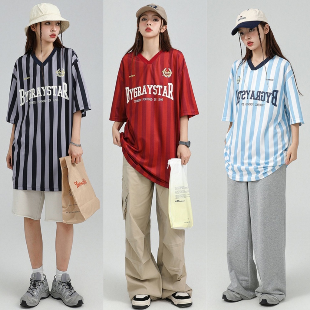 Beryl   เสื้อยืดคอวีแขนสั้นลายทางย้อนยุคสไตล์อเมริกัน เสื้อฟุตบอลกีฬาหลวมๆ ลำลองในช่วงฤดูร้อน – โปรปัง