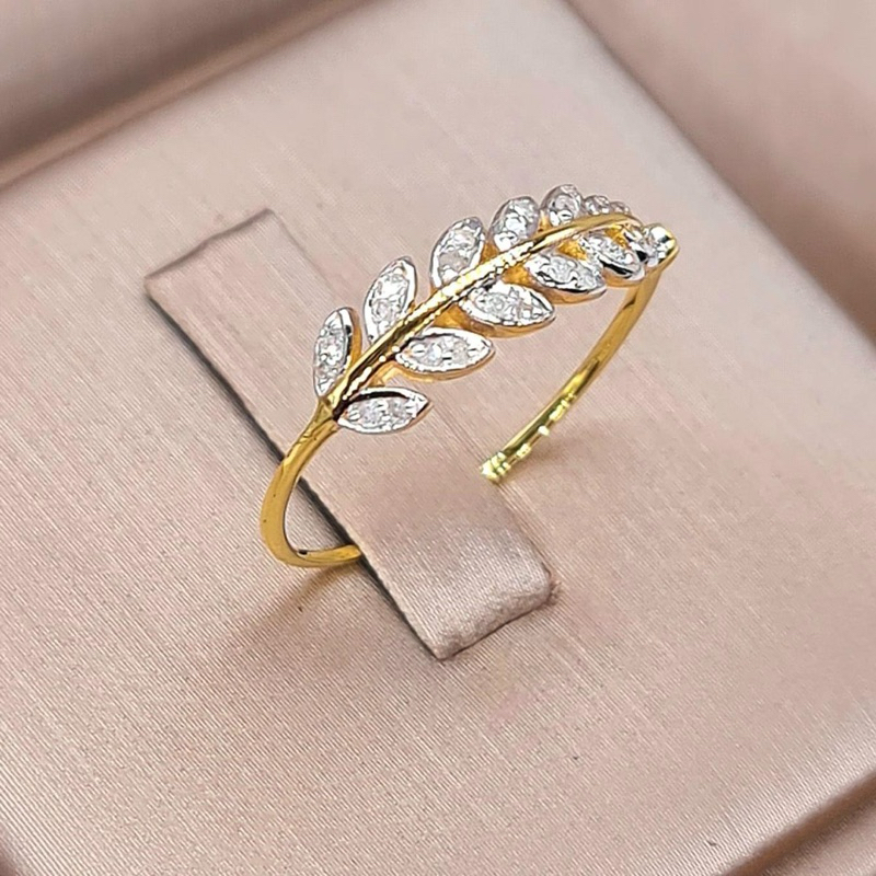 แหวนใบมะกอกเรือนทอง9Kแท้ น้ำหนัก 0.9-1.2 กรัม ฝังด้วยเพชรแท้กุหลาบ24เม็ด12ตัง  9k gold diamond olive