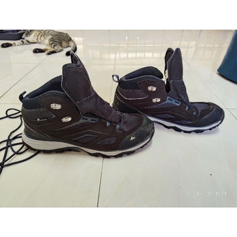 รองเท้าเดินป่า decathlon mh100 กันน้ำ ขนาด 29.5 cm