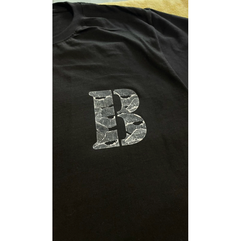 KissTshirt เสื้อรอยจุ๊บสีดำ จุ๊บสีขาว เสื้อผ้าแฟชั่น เสื้อ ชายหญิง cotton100%