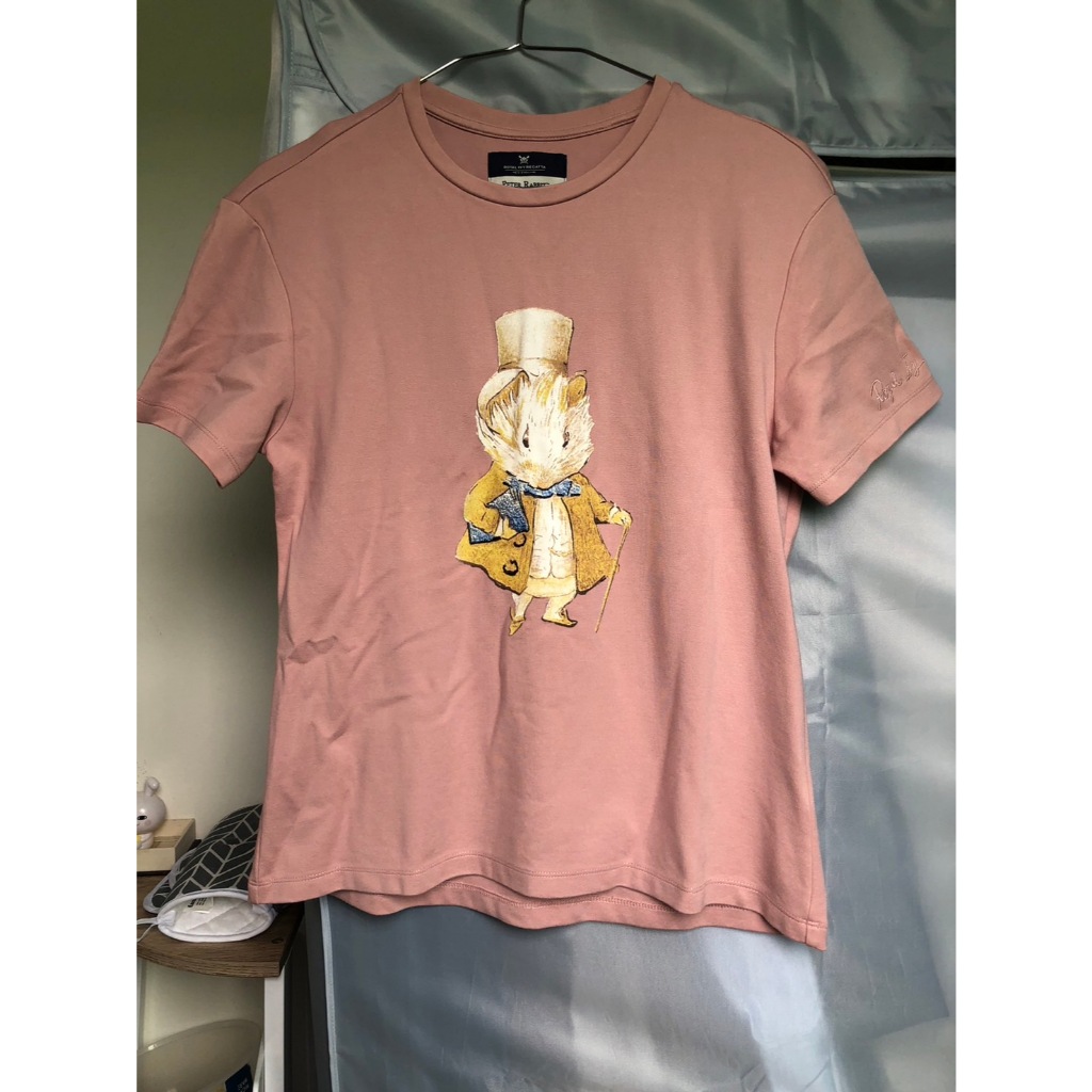 เสื้อยืด ROYAL IVY REGATTA X PETER RABBIT สีชมพู //มือสอง//