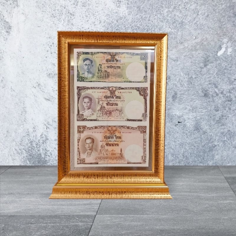 กรอบรูปฐานตั้ง(กรอบเปล่า) เพื่อใส่ธนบัตs 16 บาท กระจกใส 2 ด้าน สติ๊กเกอร์เลเซอร์