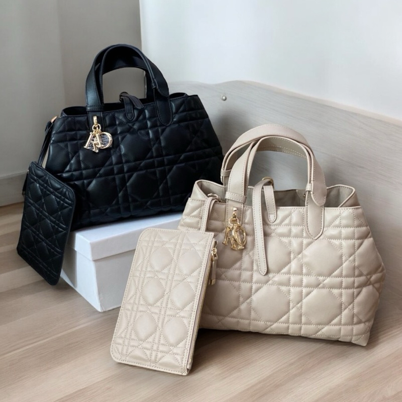 Bonchon 30cm กระเป๋าหนังแกะ แถมฟรีกระเป๋าหนังแกะคล้องมือใบเล็ก แบรนด์ Lovera