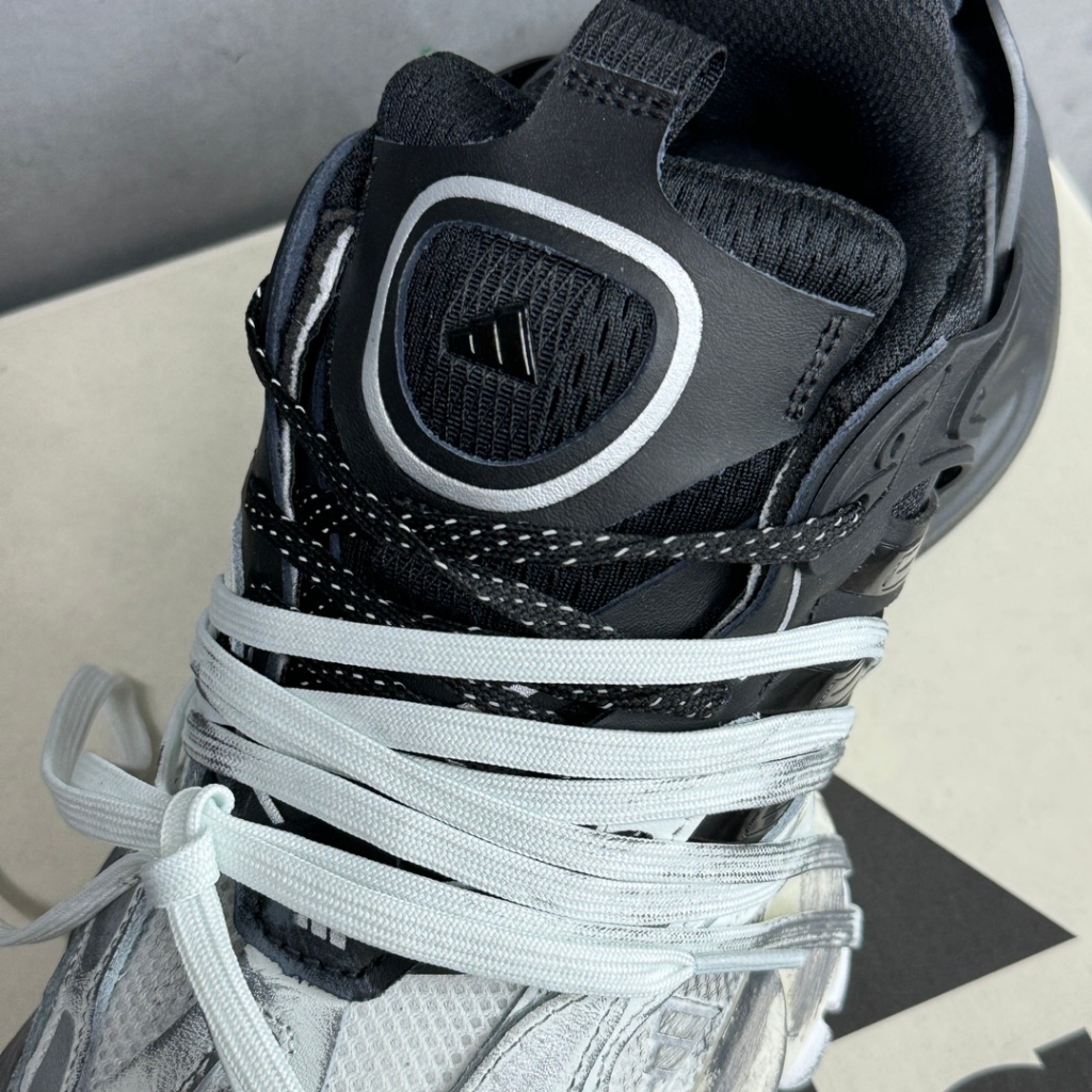 (100% ของแท้) adidas VENTO XLG DELUXE รองเท้าผู้ชายและผู้หญิง (จัดส่งฟรี)