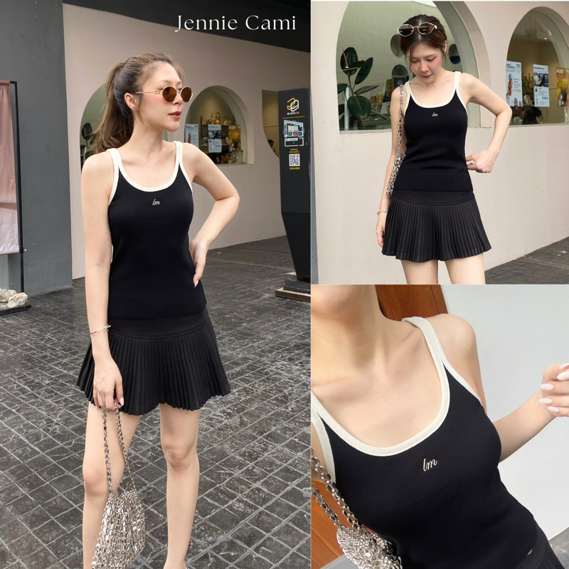 LAMIIE  • JENNIE CAMI TOP  เสื้อกล้ามดีไซน์เว้าคอ ทรงสวยใส่เข้ารูปกระชับสัดส่วน เนื้อผ้าไหมพรมนุ่มและยืดใส่สบาย