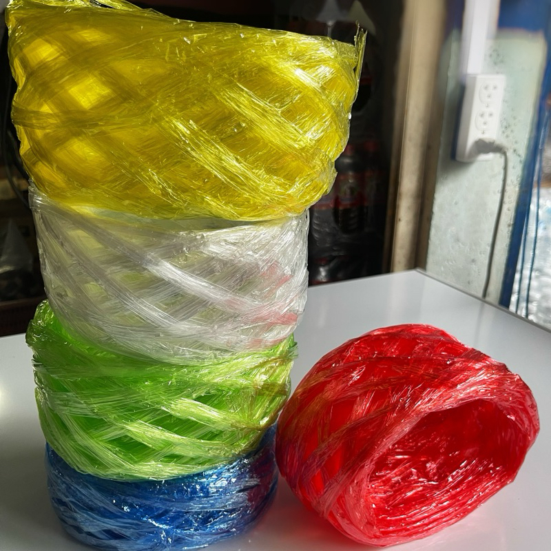 📣 เชือกฟางพลาสติก1โหล(12ม้วน) เกรดAอย่างดี เชือกฟางเบาคละสี เชือกมัดของ