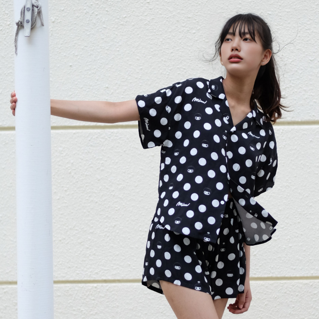 Mimi เสื้อผู้หญิง DOT DOT ดอท ดอท ปกฮาวาย สีดำจุดขาว A9Y6BL