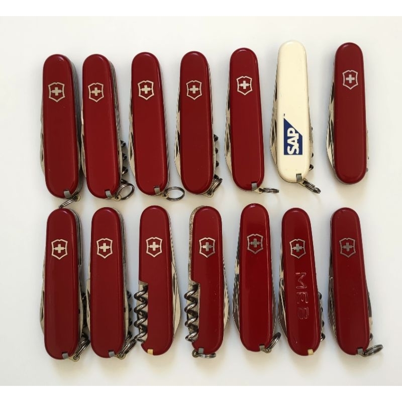 มีดพับ VICTORINOX  84 MM. 2  ชั้น มือสอง อุปกรณ์ครบ ปะกับสี แดง ขาว