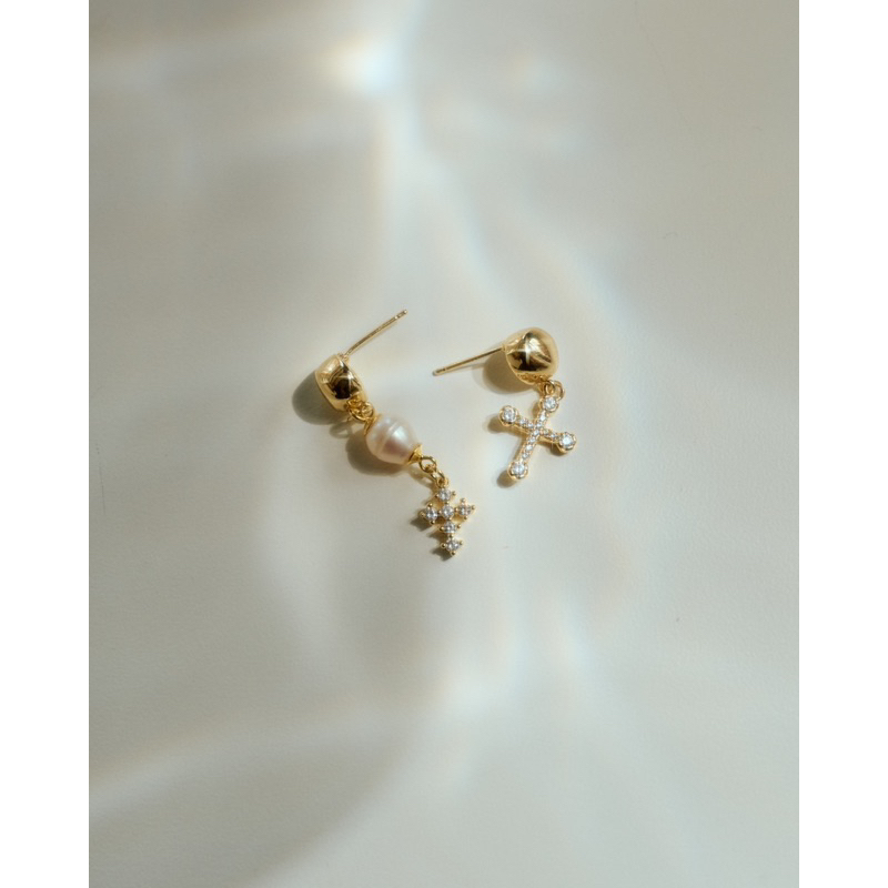 Valleydarley – ต่างหู The Broccolini Cross Drop earrings