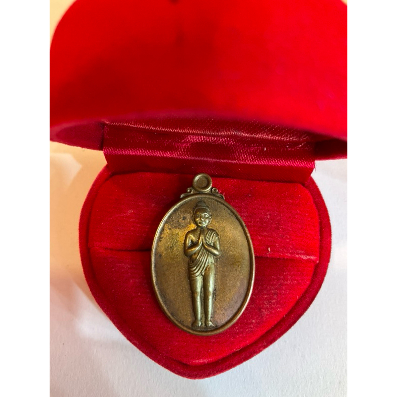 No810	เหรียญไอ้ไข่เนื้อทองแดงรุ่นยอดทรัพย์64