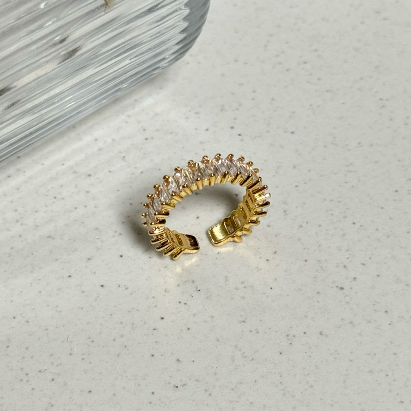 Crystal Ring แหวนเพชรคริสตัล | @trophies.co