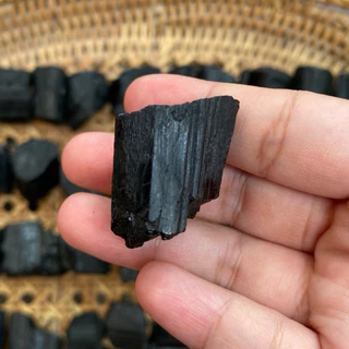‼️พร้อมส่งใน🇹🇭‼️Black tourmaline แบล็คทัวร์มาลีน ช่วยเปลี่ยนพลังงานลบเป็นพลังงานบวก ช่วยปกป้องคุ้มครองจากคุณไสย์ มนต์ดำ