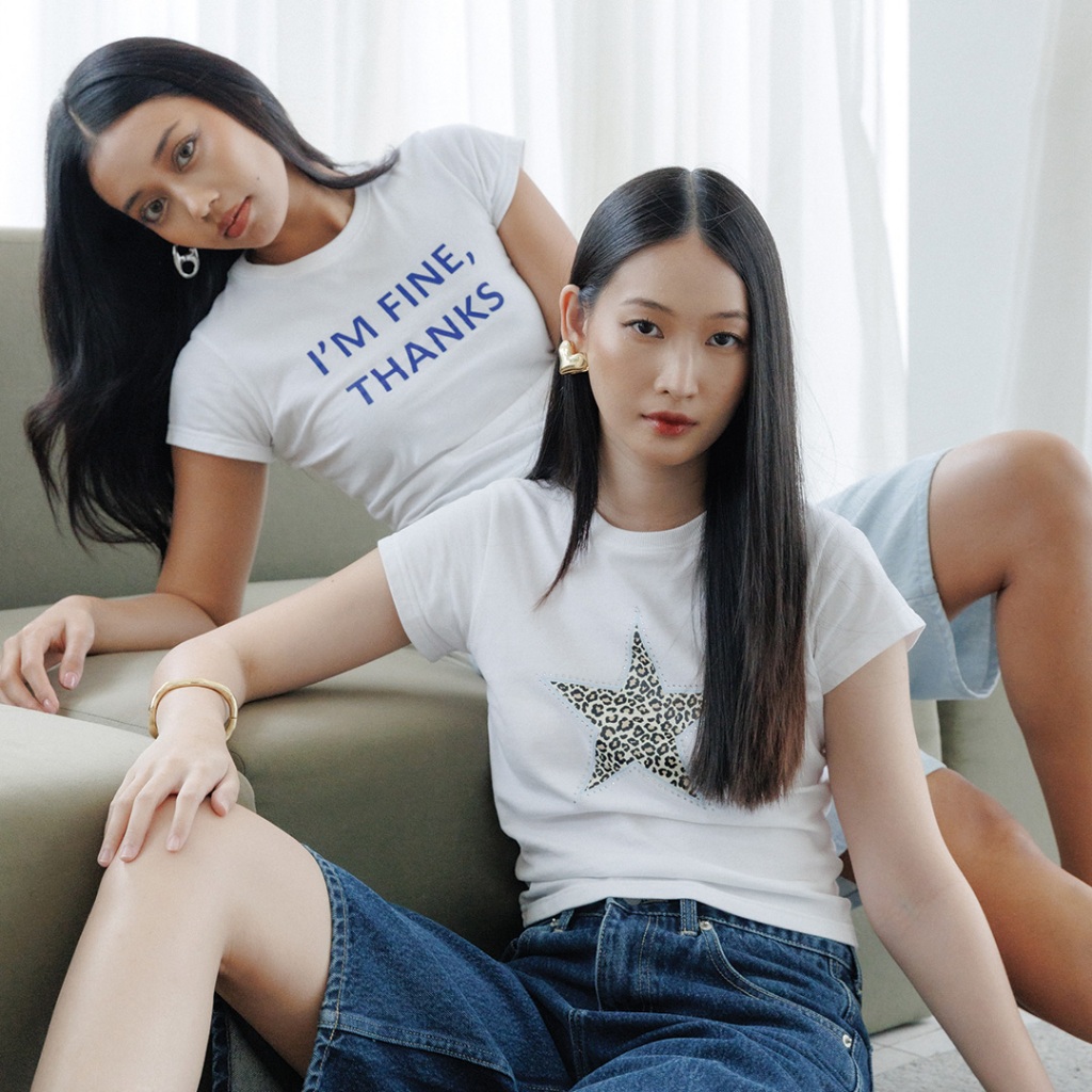 Fine Basic Tee - เสื้อยืดสกรีนลาย