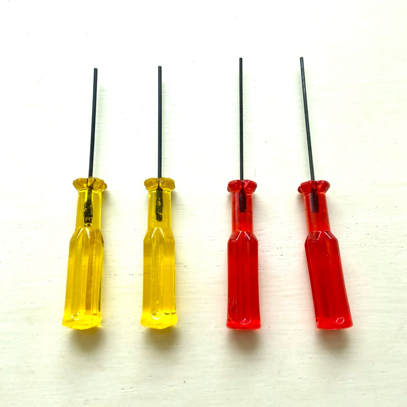 ไขควงไขน๊อตเข็มจักรโพ้ง* สีแดงขนาด 1.5 mm*สีเหลืองขนาด 1.6mm*สินค้าพร้อมส่ง