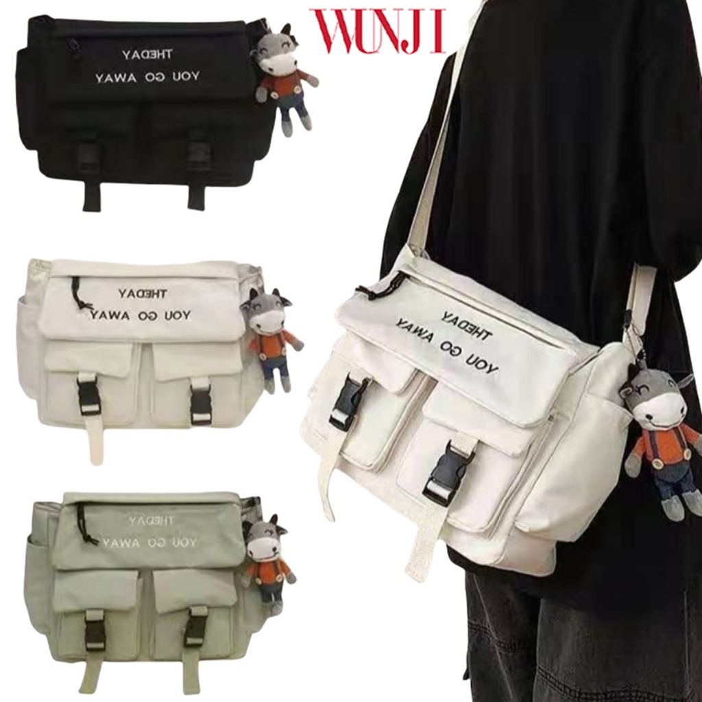 M825กระเป๋าสะพายไหล่ ผ้าแคนวาส กระเป๋าสะพายข้าง วินเทจ แฟชั่น ปรับสายได้ ช่องเก็บของเยอะ