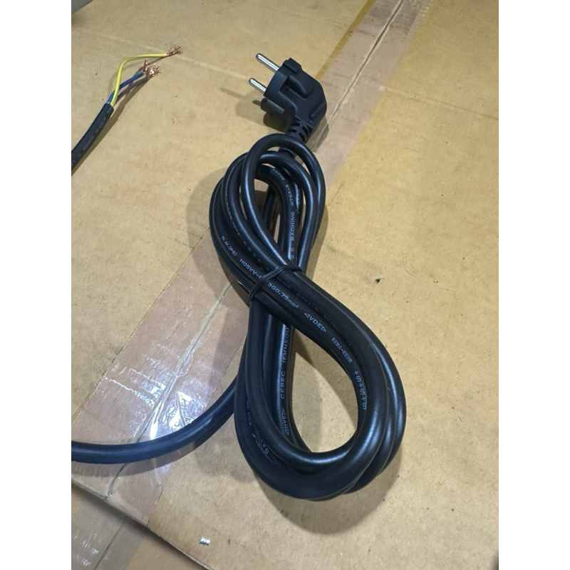 สายไฟยี่ห้อSHARPราคาเส้นละ25บาท