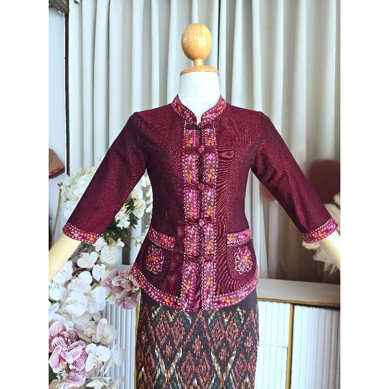 เสื้อภูไทแขน4ส่วน สีแดงก่ำ
