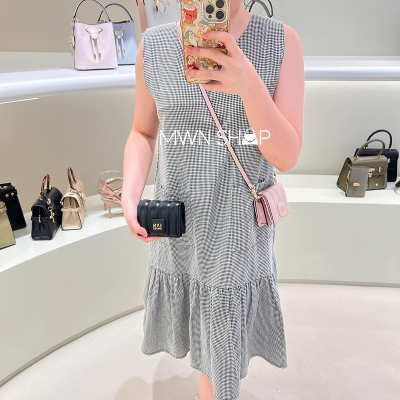 Lyn มีโค้ดลด30% new patti short กระเป๋าสตางค์ใบสั้นสะพายข้าง ของแท้จากชอป