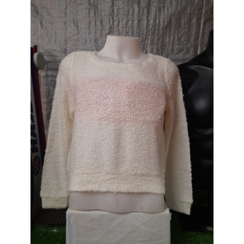 A11 เสื้อไหมพรมมือสอง รอบอก. 36 ยาว.18 (สินค้ามือสองบางชิ้นมีตำหนิกรุณาอ่านรายละเอียด)