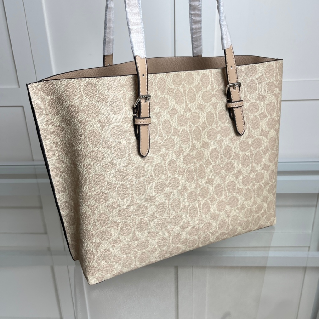 แท้💯% outlet Mollie Tote 13 นิ้ว กระเป๋าโท้ตใบใหญ่ของผู้หญิง กระเป๋าสะพายซิปกันน้ำ สามารถใส่ไอแพดได้