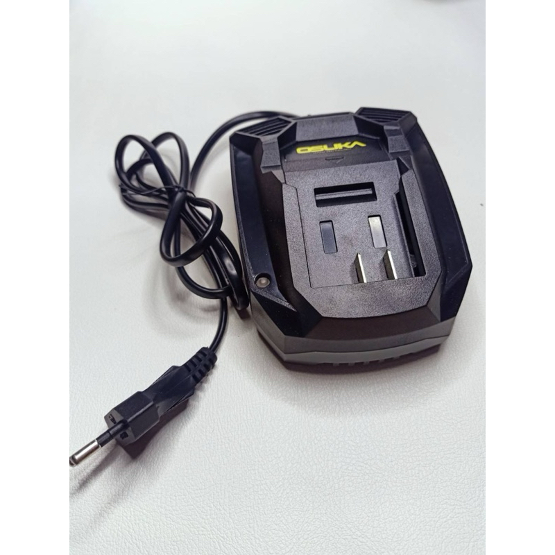 OSUKA แท่นชาร์จแบตเตอรี่ 20V - 128V ทุกรุ่น ยี่ห้อ OSUKA ใช้ชาร์จแบตได้ ทุกรุ่น ของ 20V&128V OSUKA แบบฟาสชาร์จเร็ว
