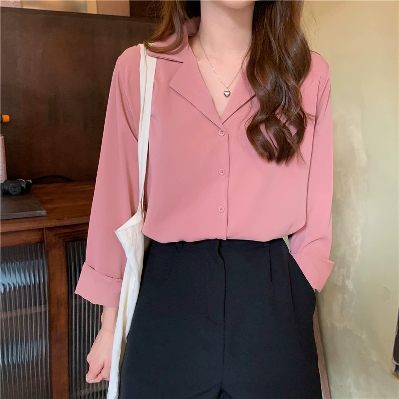 เสื้อเชิ้ตปกฮาวาย รุ่นยอดฮิต แขนยาว มีคุณผู้หญิง กระดุมด้านหน้า ดีไซน์เก๋ ผ้าไหมอิตาลีอย่างดี ผ้าไม่หนามาก KiKi#010