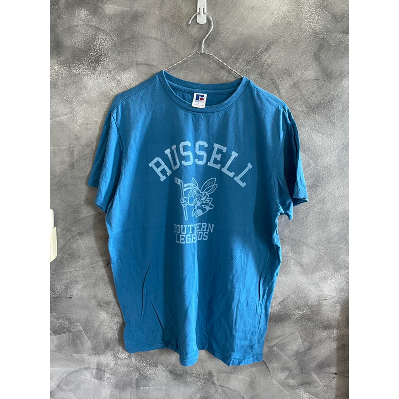 เสื้อยืดแขนสั้นแบรนด์ Russell Athletic สภาพดี ไม่มีตำหนิ