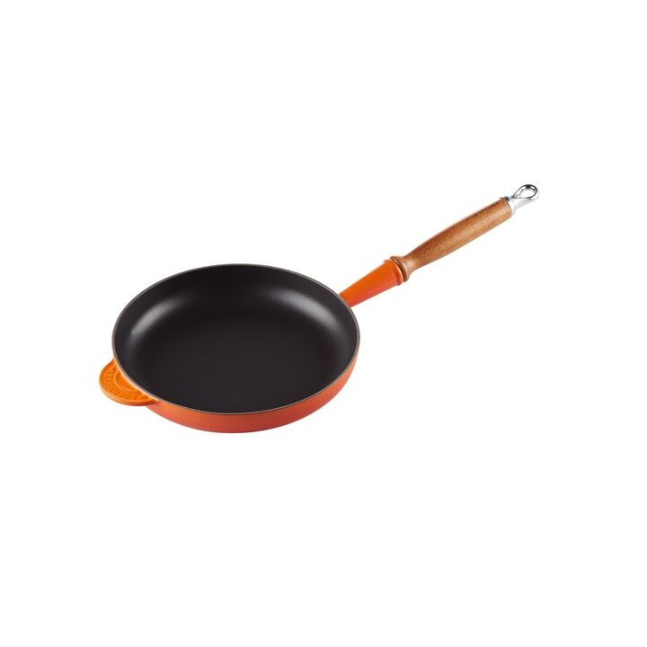 กระทะเหล็กหล่อด้ามจับไม้ ขนาด 26cm สีส้ม TRADITION WOODEN HANDLE FRYING PAN 24CM FLAME
