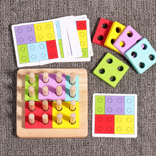 บล็อกต่อ Logic Square เล่นต่อตามแกนไม้ แยกสีวางบล็อกตามแผ่นโจทย์