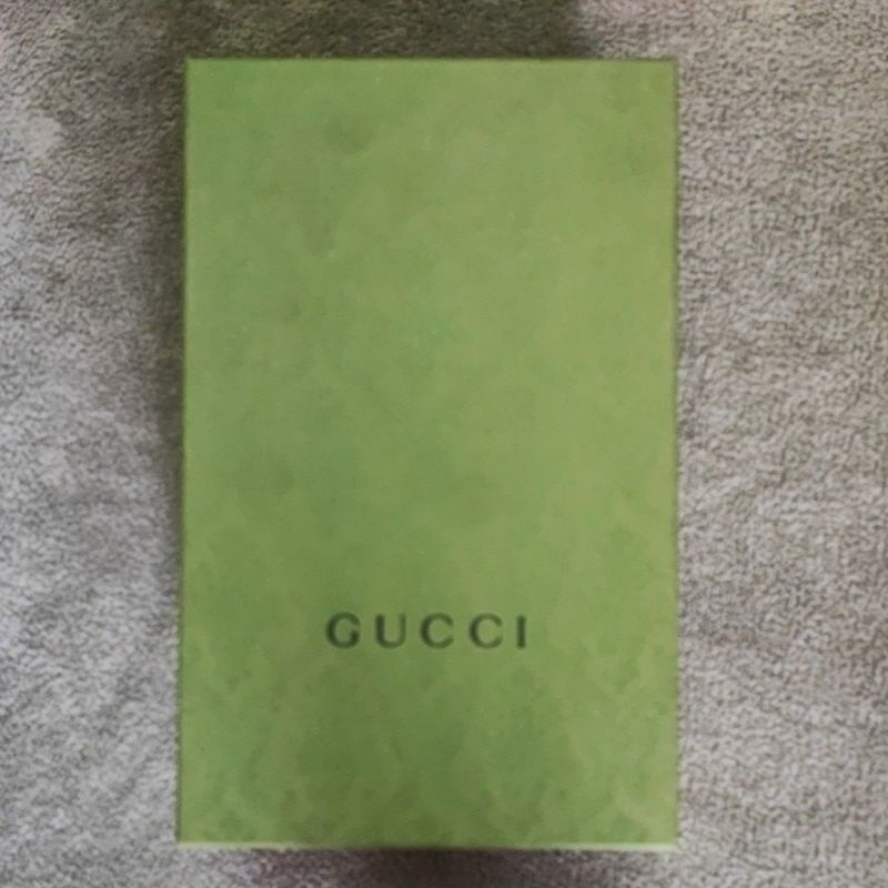 กล่องรองเท้าของGucci