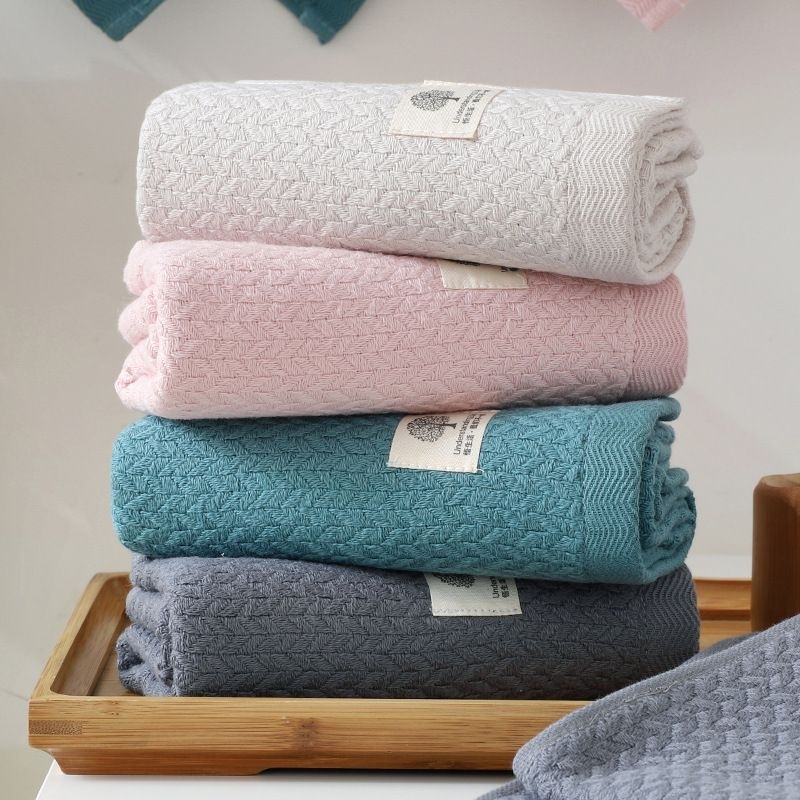 ผ้าเช็ดตัวคอตตอนลายใบไม้ cotton100% ขนาด 70*140 ซม. หนัก500กรัม เกรดงานโรงแรม