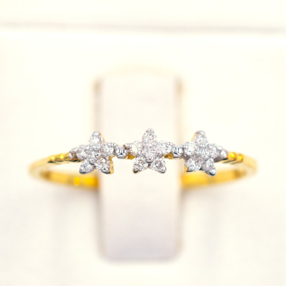 แหวนดอกไม้เพชร 3 ดอก แหวนเพชร แหวนทองเพชรแท้ ทองแท้ 37.5% (9K) ME044