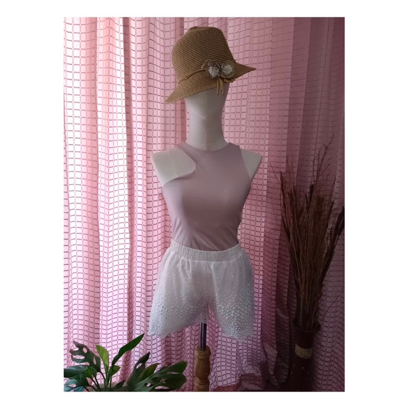 ASSORTED TOPS FOR WOMEN