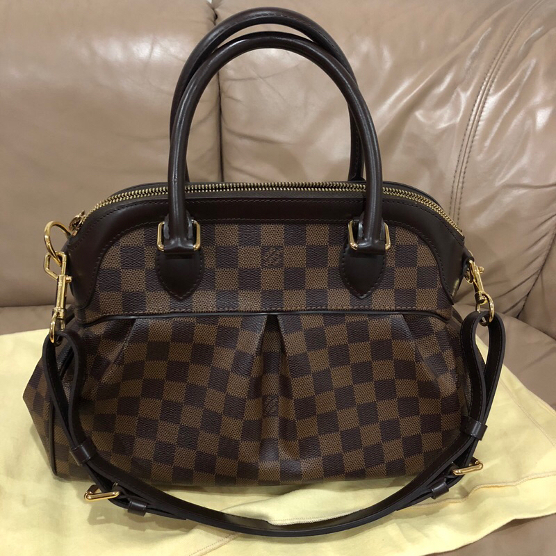 Used กระเป๋า LV Trevi PM damier