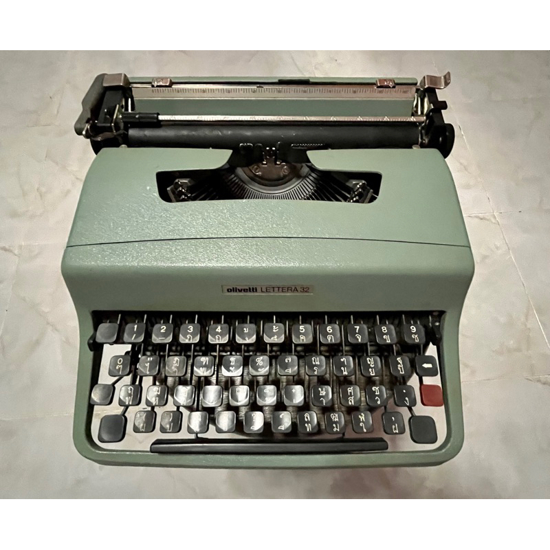 เครื่องพิมพ์ดีด olivetti LETTERA 32 มือสอง สภาพดี ใช้งานได้ปกติ