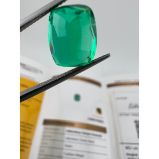 Biron Emerald 5 carats columbian color 1 pieces