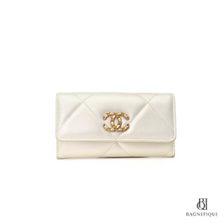 CHANEL CARD HOLDER MEDIUM SILVER CALF GHW